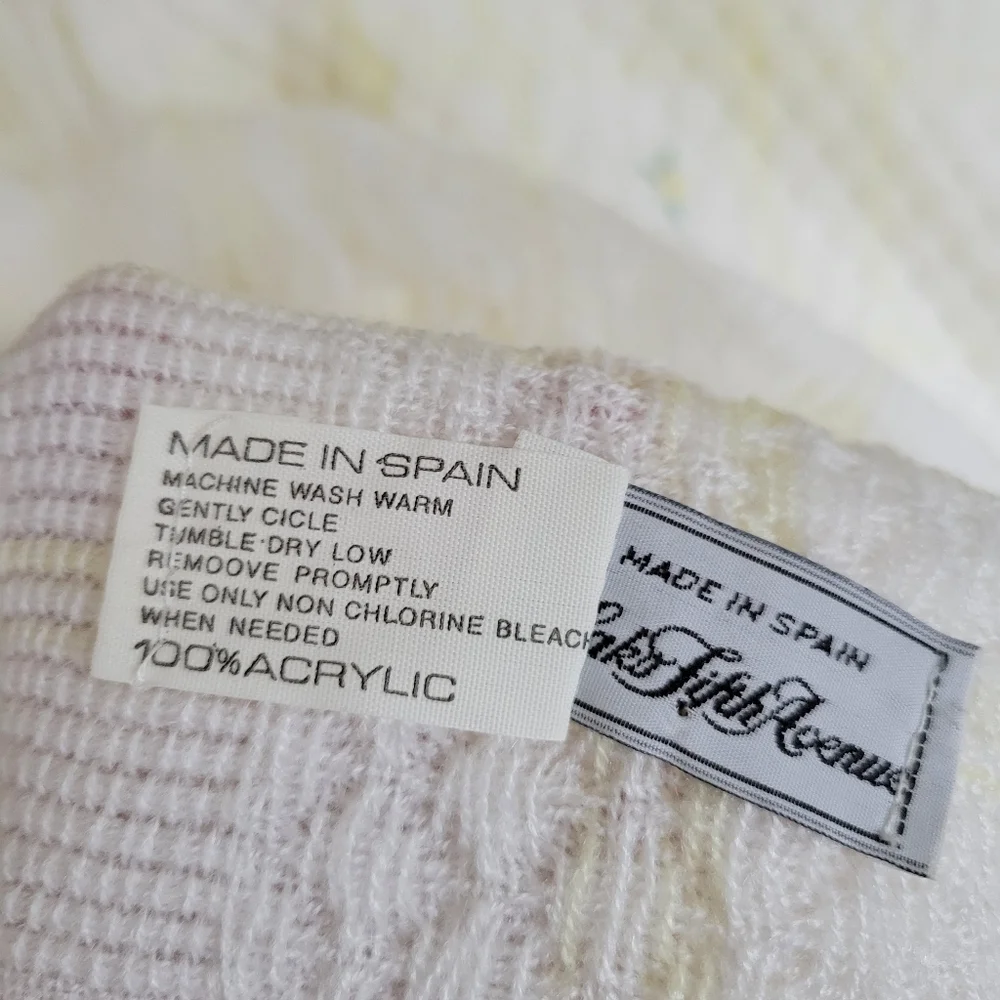 Saks Fifth Ave fringed knit infant blanket - Picture 8 of 9